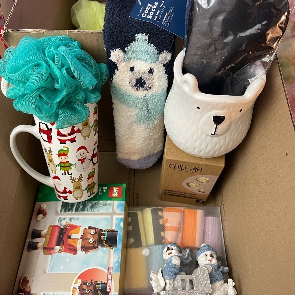 XL Amazon MYSTERY Box, Brand New 📦 🔥 NO JUNK, High End Items Only, 5 ⭐️ rating!‍ - Picture 7 of 16